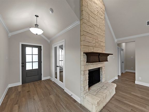 4th image of 214 Pennington Rd