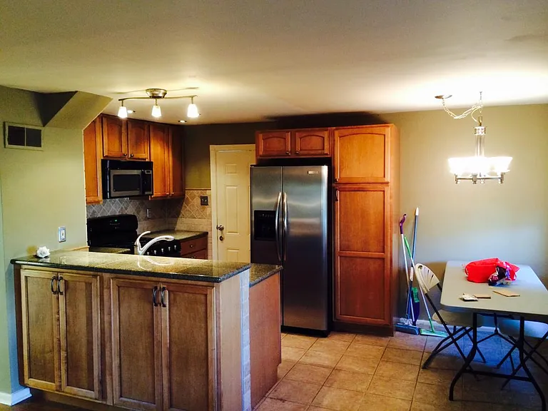 Kitchen & dining area