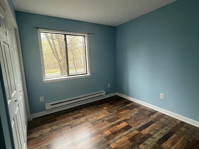 Woods Ln — Photo 8
