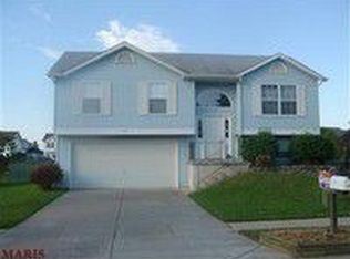 60 Jacqueline Cir, O'Fallon, MO