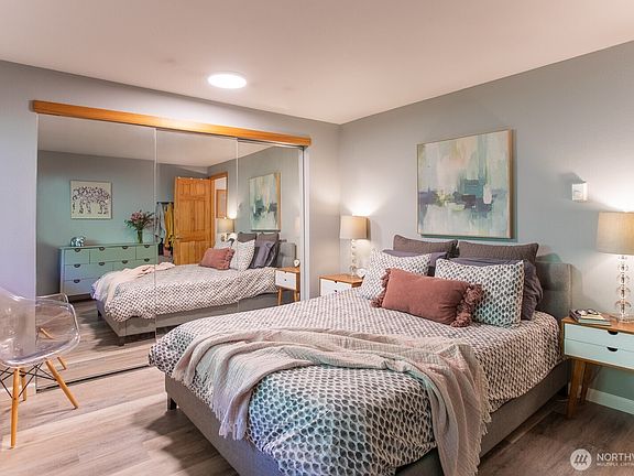 3rd image of 3030 14th Avenue W #203