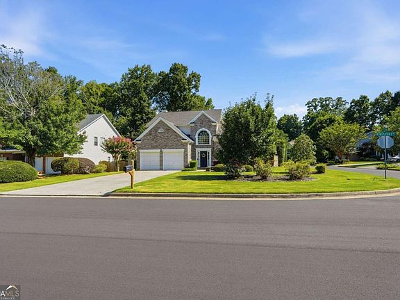 3rd image of 555 Kingsport Dr