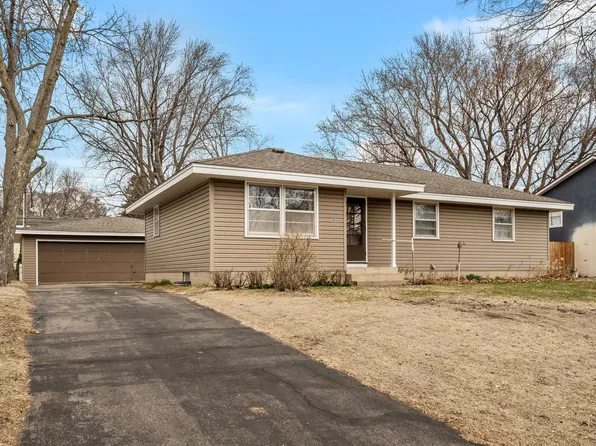 1000 Woodbine Ln, Brooklyn Center, MN 55430
