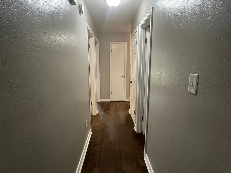 5302 Lauri Ln — Photo 12