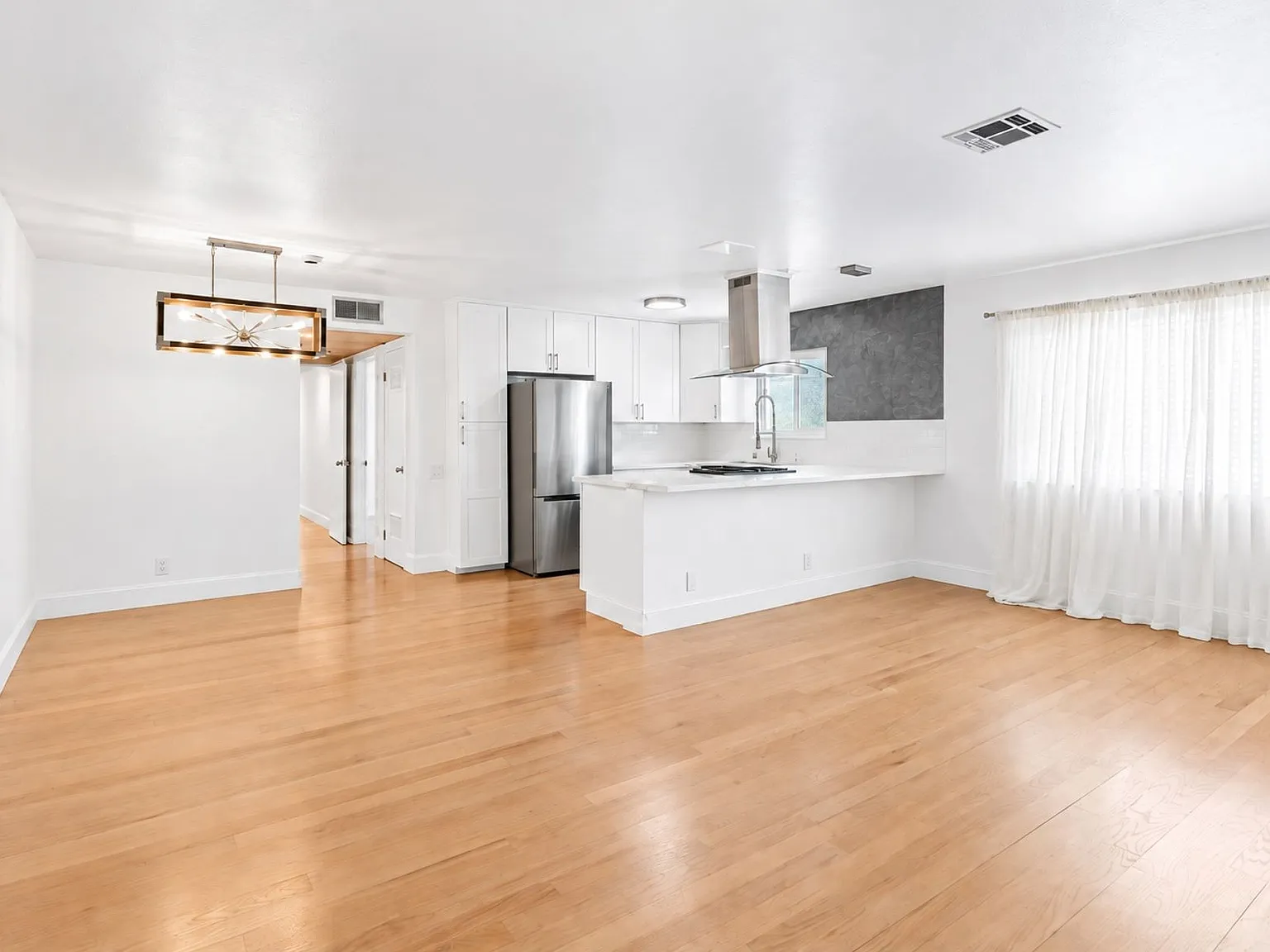 604 E Orange Grove Ave — Photo 3