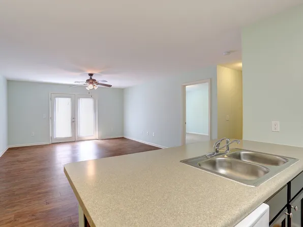 Sumner Gardens Court Apartments