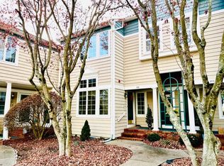 701 Winthrop St APT 212, Taunton, MA 02780