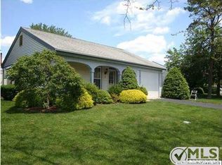 26 Harrogate La, Manchester, NJ 08759