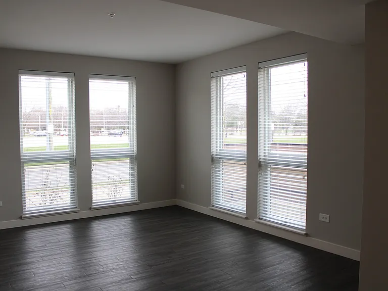 Woodview Apartments — Photo 39