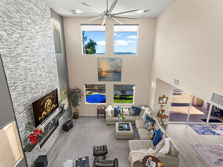 55 Vista Outlook St — Photo 41