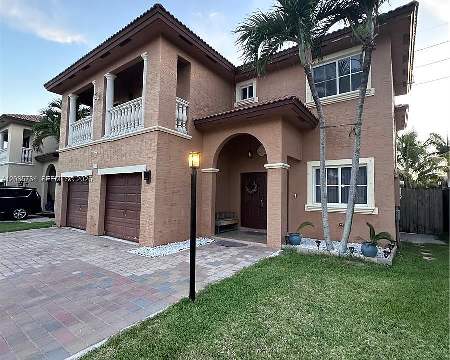 1st image of 1240 NE 41st Pl