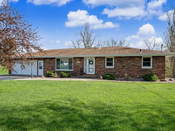 3020 W 32nd St, Dubuque, IA 52001