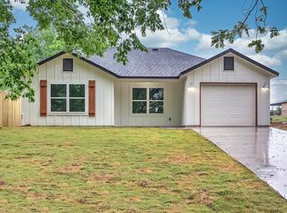 1622 S Oak St, Bristow, OK 74010