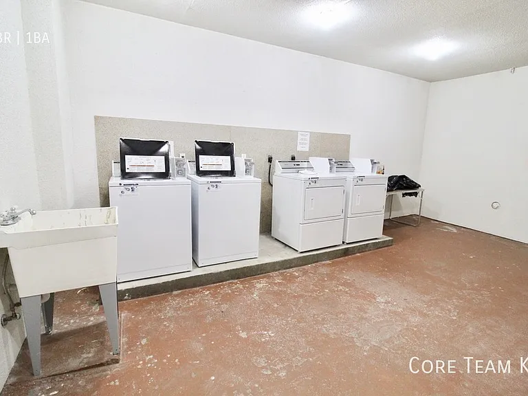 4328 Roanoke Pkwy #201 — Photo 11