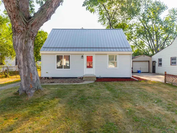 1042 Barberry Ln, South Bend, IN 46619