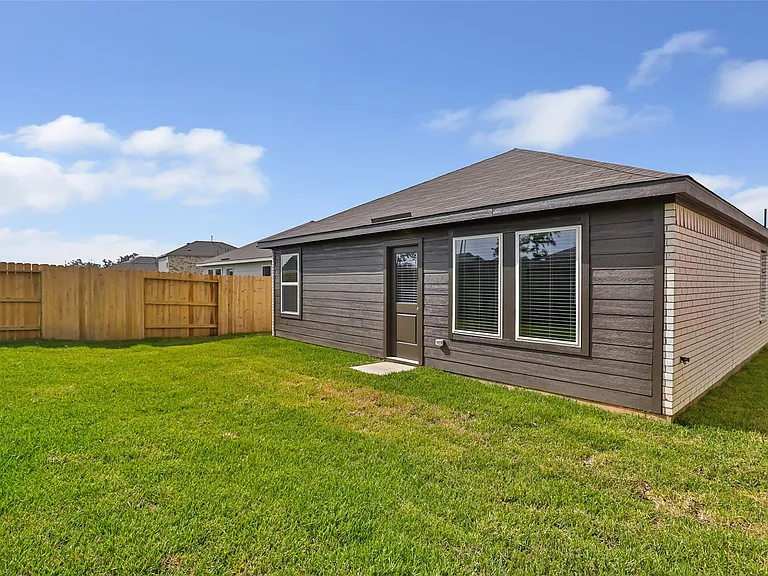 917 Capracotta Dr — Photo 32