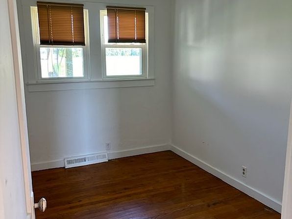 1017 Broadway Ave SE