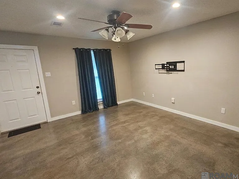 8708 Montclair St — Photo 4