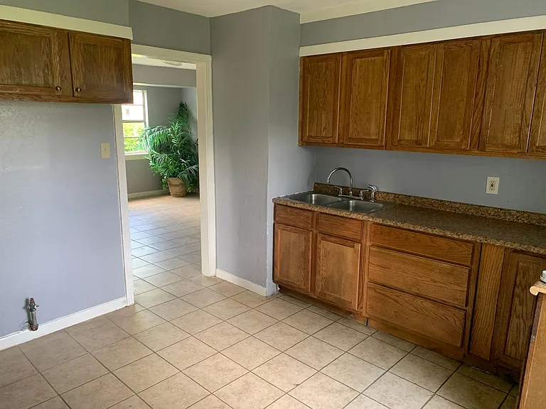 3003 Hillcrest Ave — Photo 6