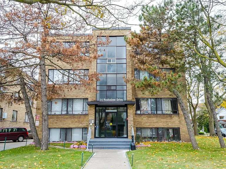 12 Rusholme Dr #5 — Photo 1