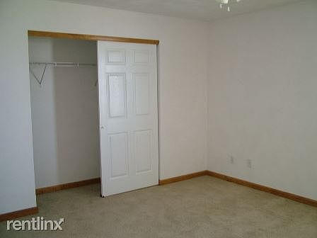 LSE-Closet 2nd Bedroom