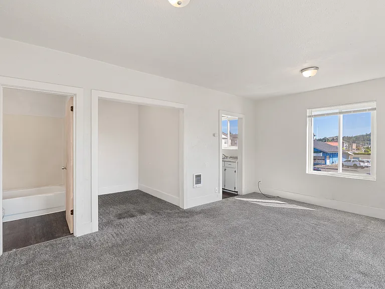 215 E 1st St #205 — Photo 9