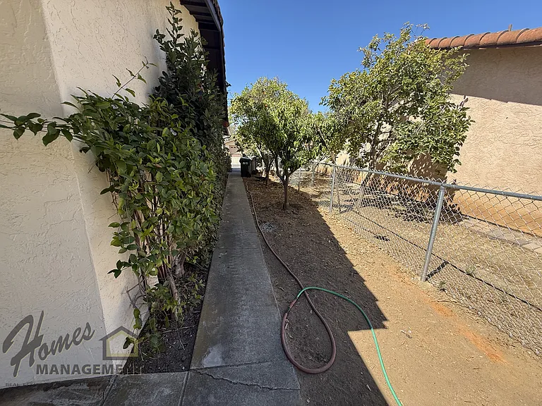 1826 Cortez Ave — Photo 20