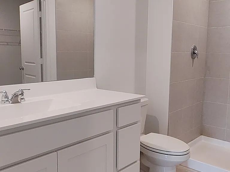 660 Carlyle Way — Photo 17