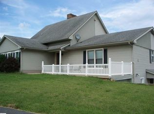 16 Clemmer Knoll Ln, Staunton, VA 24401