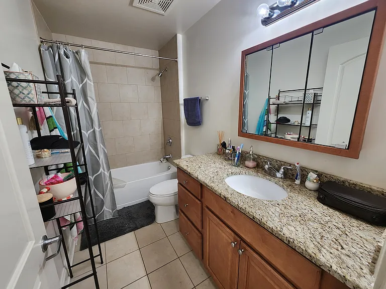2318 N Milwaukee Ave #201 — Photo 19