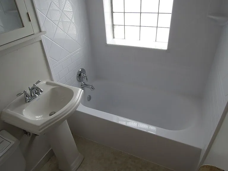 516 University Ave SE #101 — Photo 10