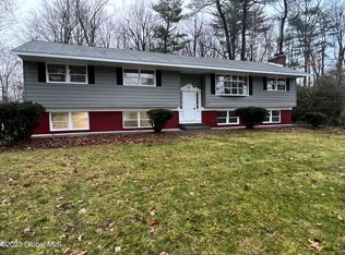 4 Guadalupe Pass, Clifton Park, NY 12065