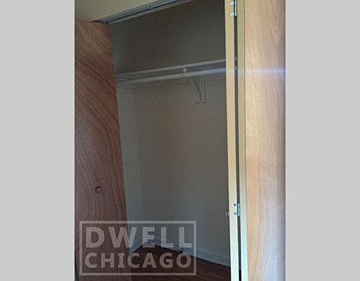 5th image of 6000 N Kenmore Ave #6002206