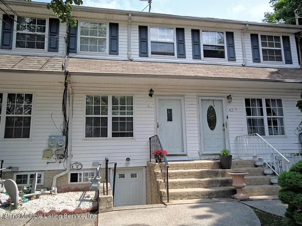 45 David Pl, Staten Island, NY 10303