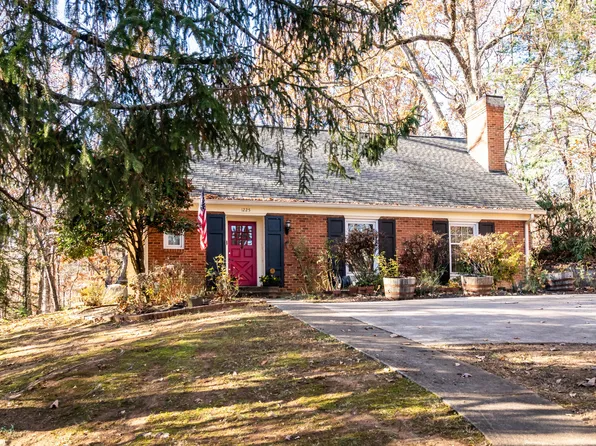1225 Dougherty Dr, Morristown, TN 37814