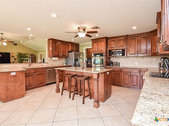 5th image of 2101 Meadow Ln