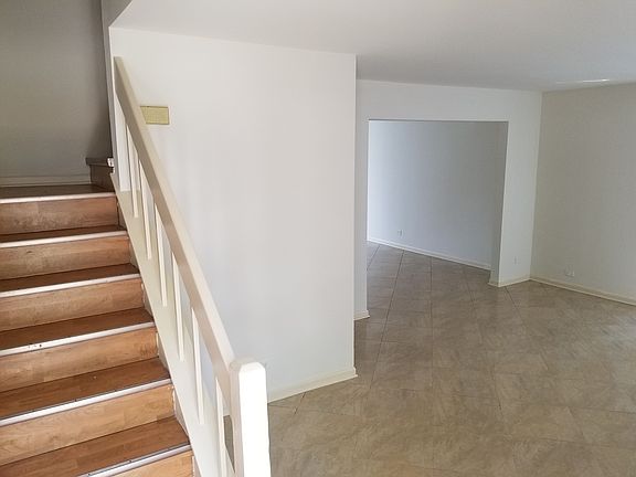 2nd image of 1003 Bayside Dr #T