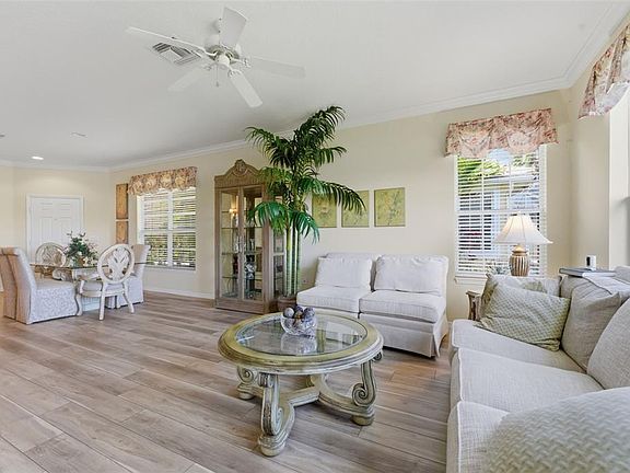 3rd image of 4924 WHISPERING OAKS DRIVE