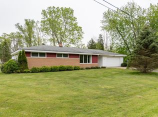 215 74th St, South Haven, MI 49090