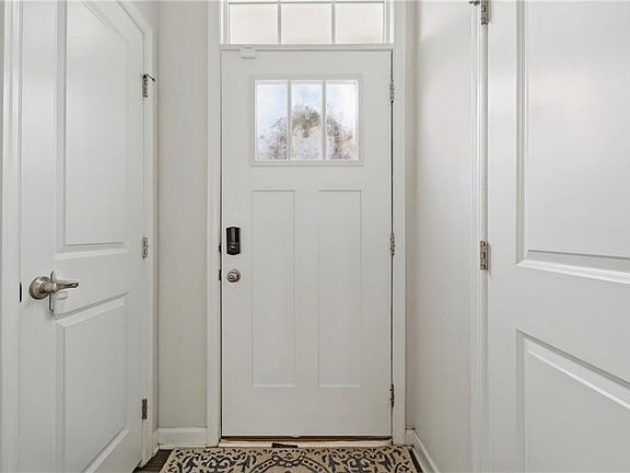5th image of 4014 Grove Point Dr