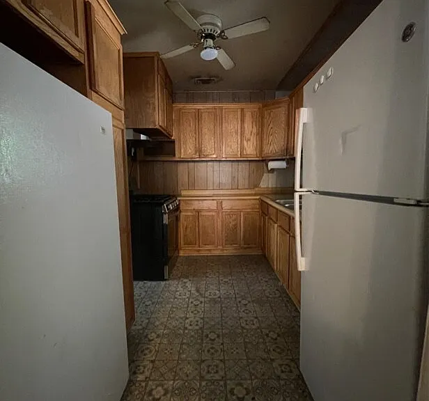 909 Johnson Ave — Photo 3