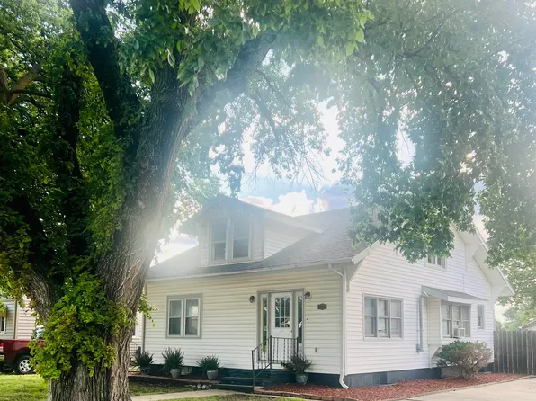 816 Maple St, La Crosse, KS 67548