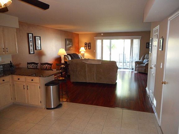 4th image of 311 Creekside Dr APT B