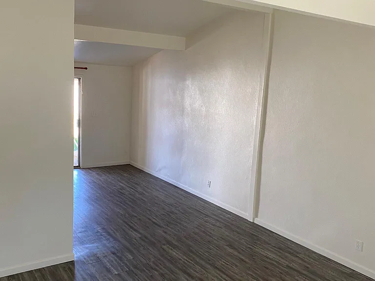14613 N 53rd Ave — Photo 6