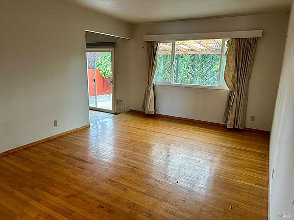4th image of 2430 Yajome Street