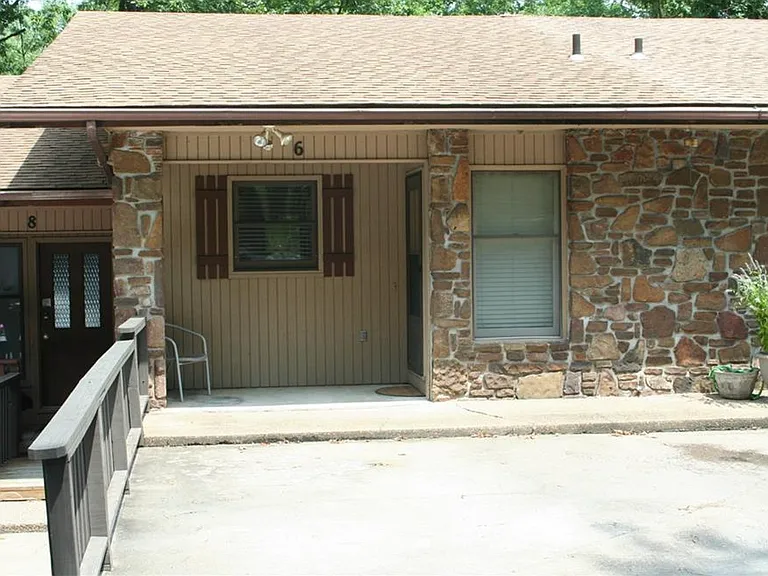 6 William Ln — Photo 1