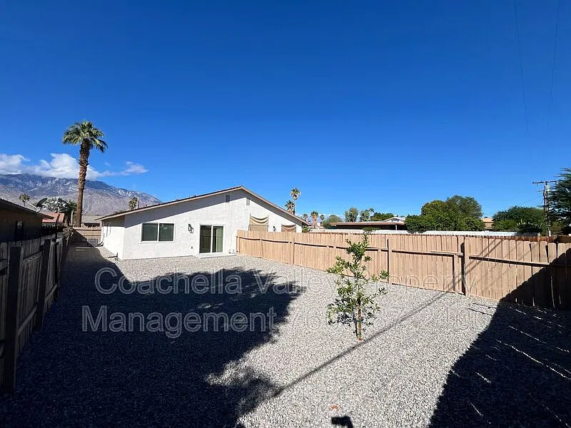 2 bed, 2.0 bath, 878 sqft, $1,850 — Photo 3