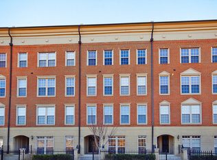 8013 Crescent Park Dr #181, Gainesville, VA 20155