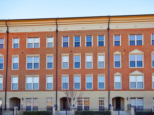 8013 Crescent Park Dr #181, Gainesville, VA 20155