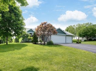 2112 Grimm Rd, Chaska, MN 55318